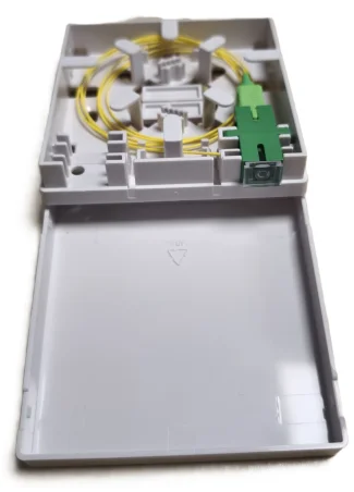 Caja FTTH con 1 conector SC Simplex y pigtail de 1metro